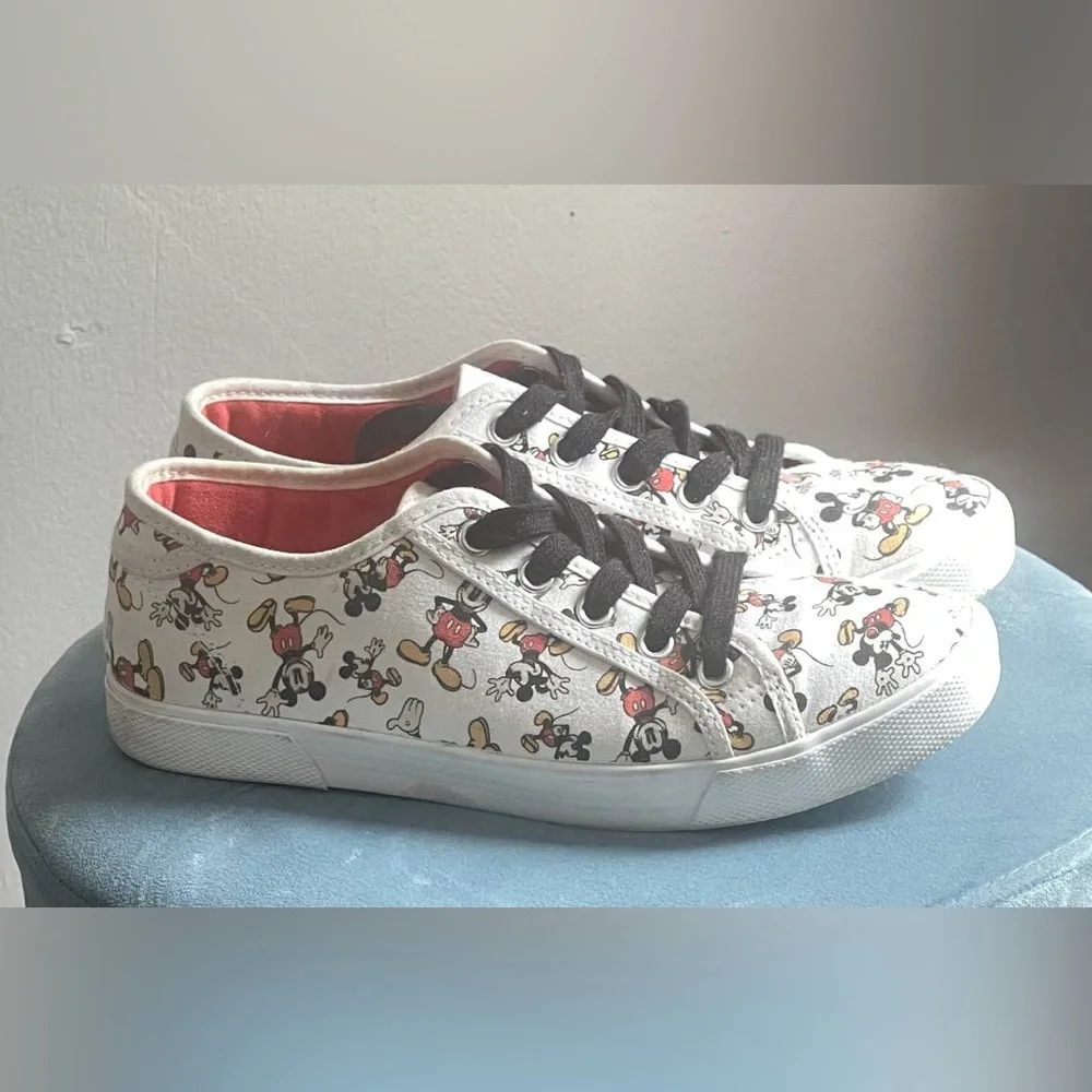 Mickey Mouse Disney and Friends‎ Low Top Lace Up Sneakers Shoes  Sz 7 Cartoon